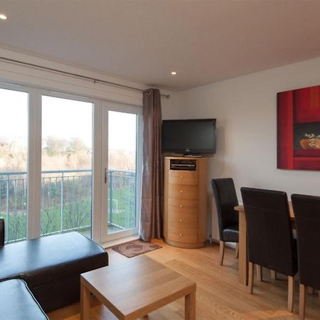 אדינבורו The Lochend Park View Residence מראה חיצוני תמונה