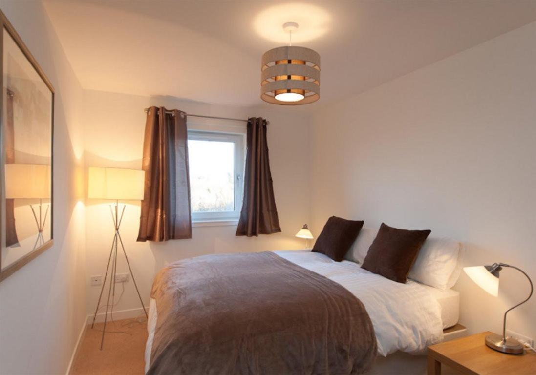 אדינבורו The Lochend Park View Residence מראה חיצוני תמונה