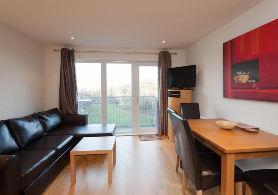 אדינבורו The Lochend Park View Residence מראה חיצוני תמונה